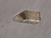 Рабочая вертикальная поверхность зарубки.